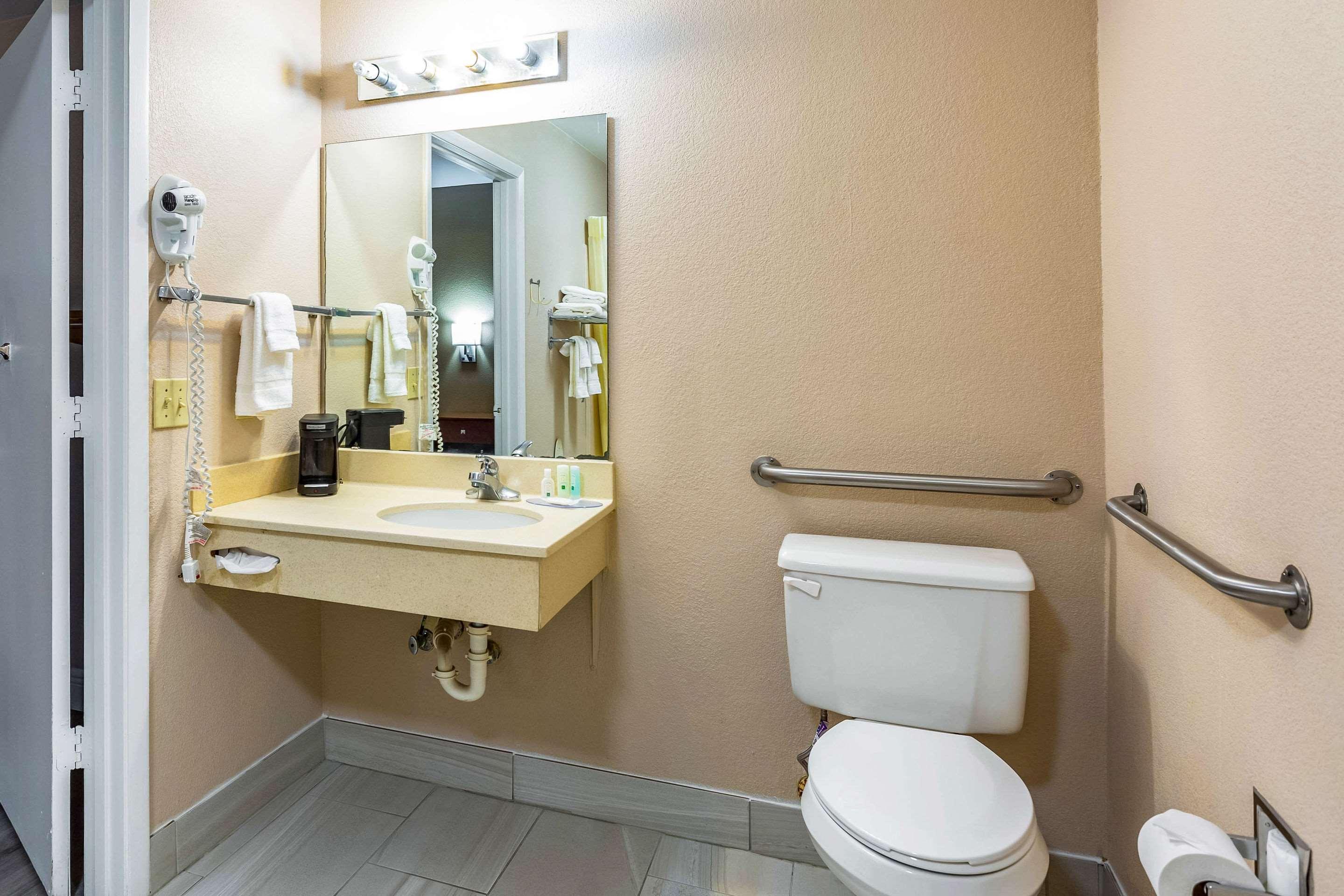 Quality Inn Quincy - Tallahassee West エクステリア 写真