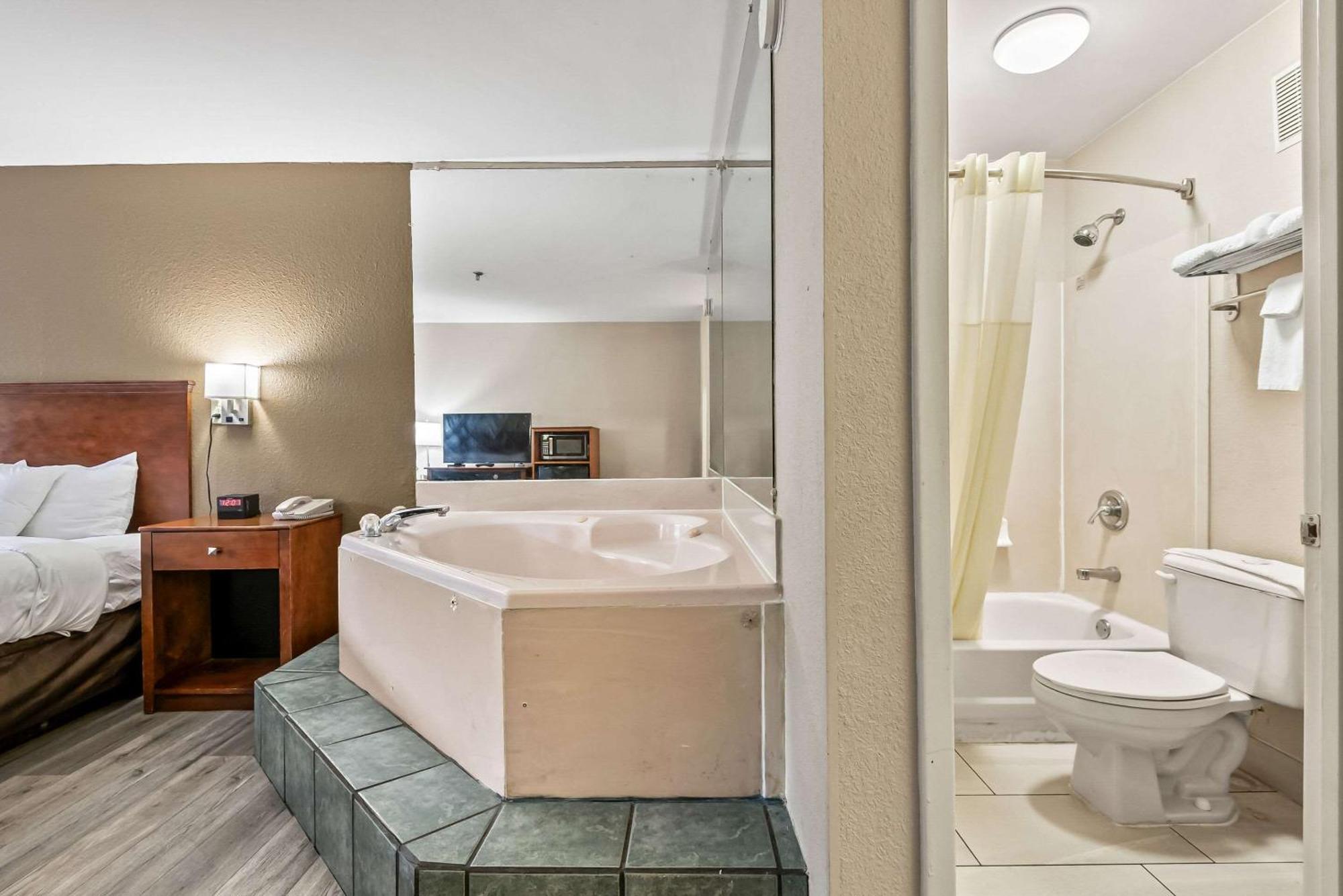 Quality Inn Quincy - Tallahassee West エクステリア 写真